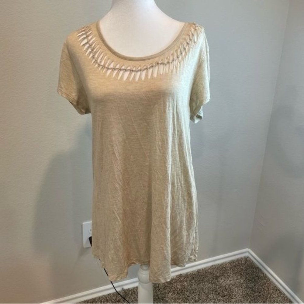 iJeans by Buffalo Off White/Tan Cut Out Design Top